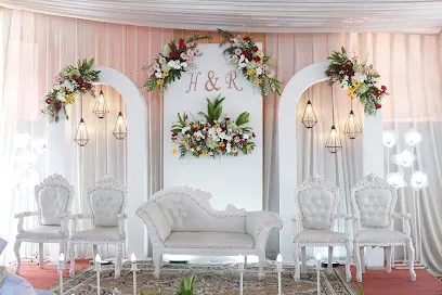 JASA PERNIKAHAN, RIAS PENGANTIN, WISUDA, MAKE UP Maia Make Up